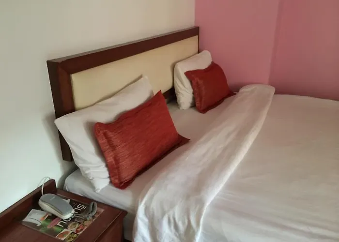14 Bangkapi Hotel 3*
