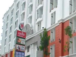 14 Bangkapi Hotel 3*
